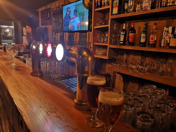 Peaky Blinders Tavern - avis, photos, horaires de travail, menu 🍴, numéro de téléphone et adresse - Restaurants, bars et pubs, cafés à Lyon - Nicelocal.fr